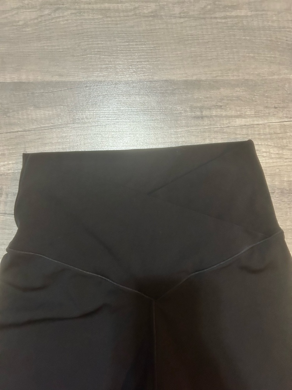 aerie OFFLINE High-Rise Black Leggings - Picture 2 of 3